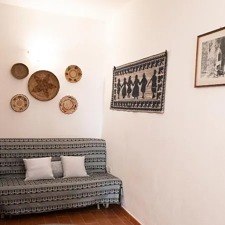 Minerva's House Alguer